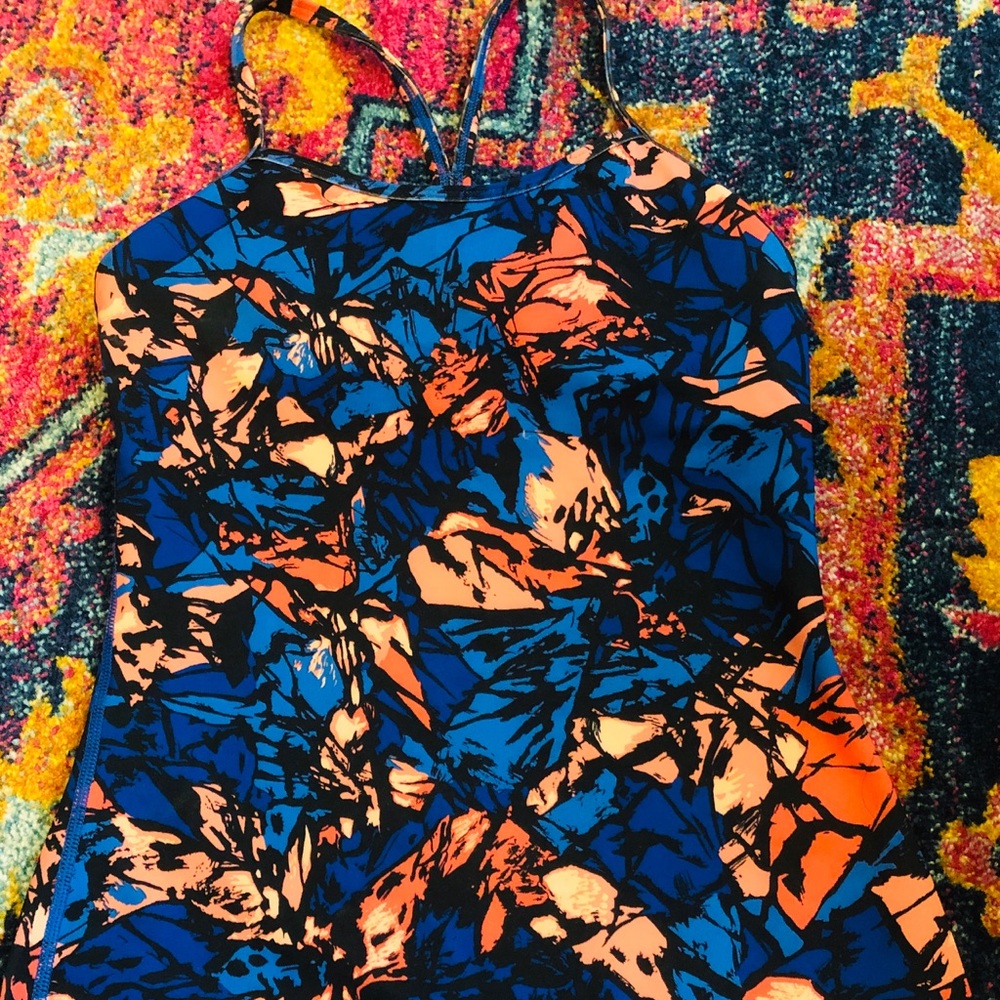 Lululemon Size 4 workout top